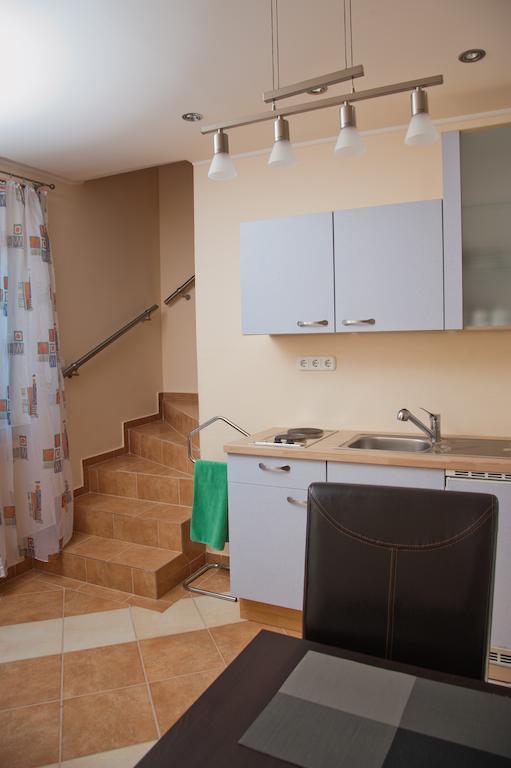 Alt Baden Apartement Dunaszekcso Zimmer foto